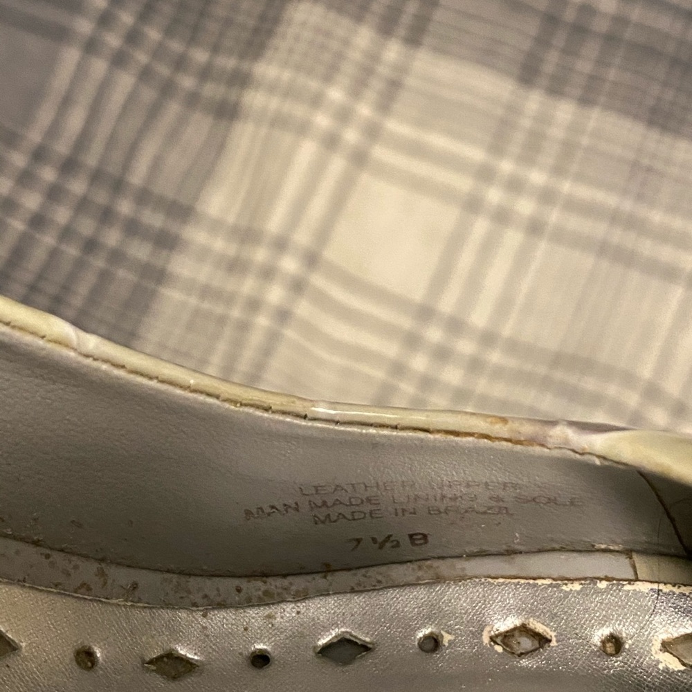 BCBG heels - Picture 4 of 4